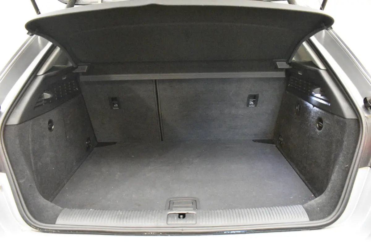 1.4 e-tron 204 PK Sport Cruise PDC Navi Stoelver.