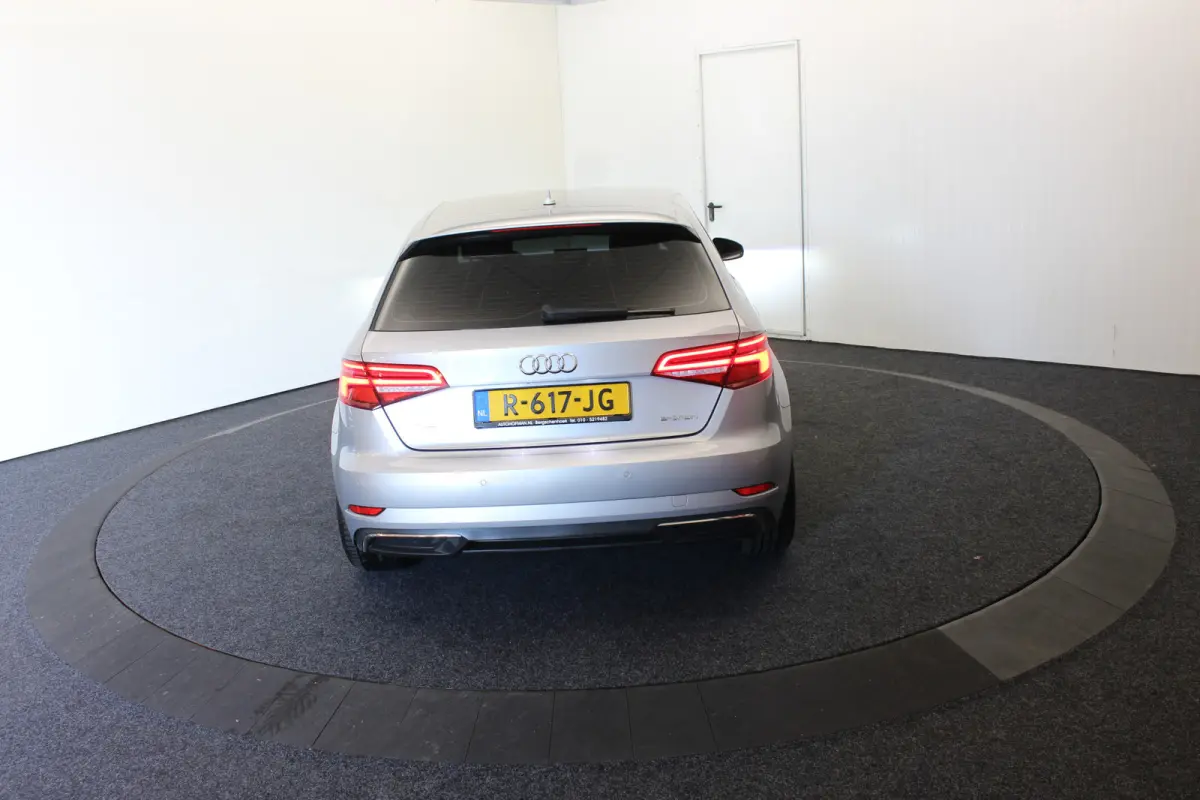 1.4 e-tron 204 PK Sport Cruise PDC Navi Stoelver.