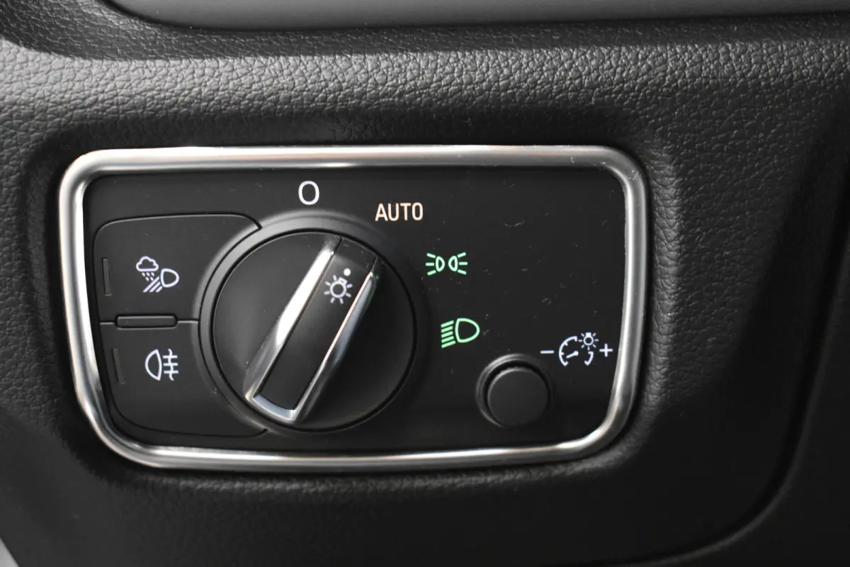 1.4 e-tron 204 PK Sport Cruise PDC Navi Stoelver.