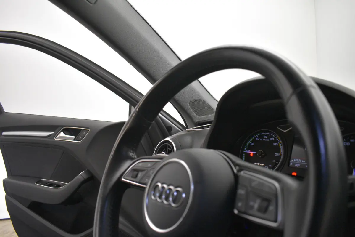 1.4 e-tron 204 PK Sport Cruise PDC Navi Stoelver.
