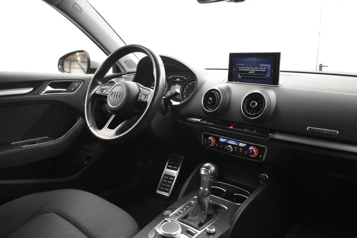 1.4 e-tron 204 PK Sport Cruise PDC Navi Stoelver.