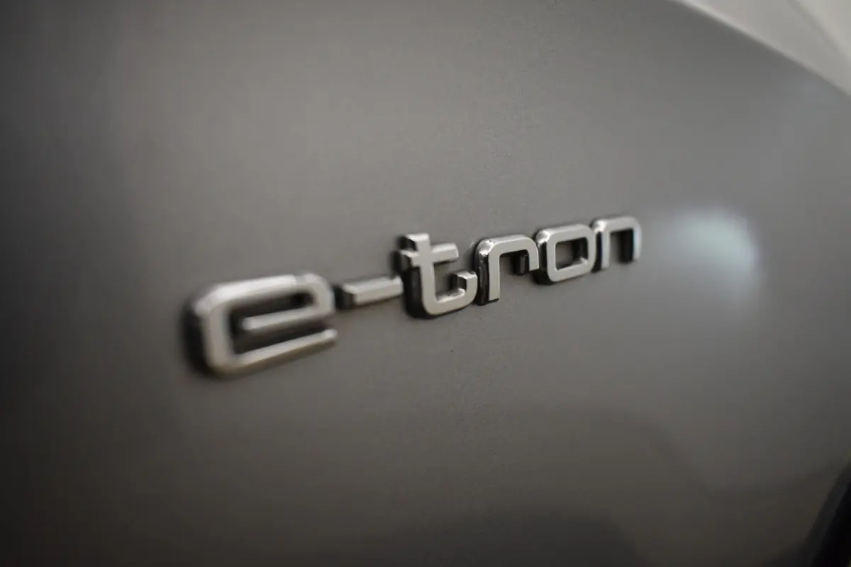 1.4 e-tron 204 PK Sport Cruise PDC Navi Stoelver.