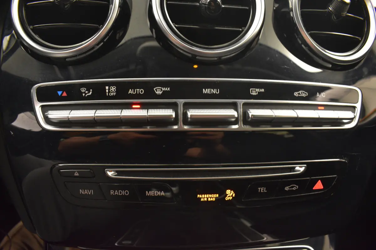 160 Premium EL trehaak Navi EL stoel verst