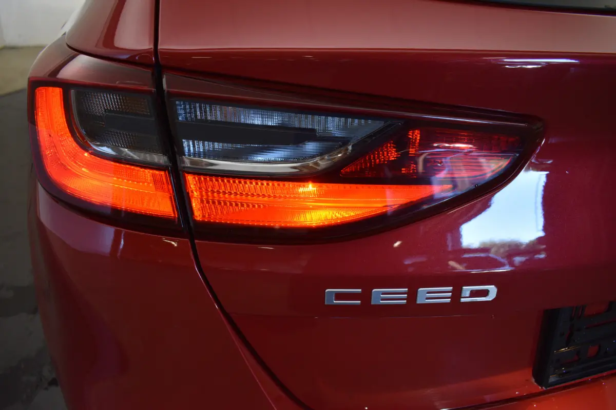 1.0 T-GDi ComfortLine | Camera | CarplayNavi | Stoel\stuur verwarming |