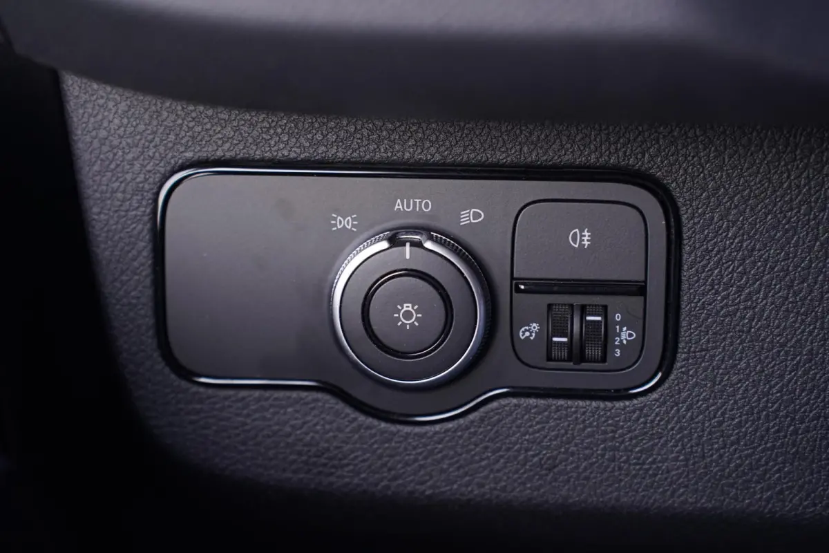315 CDI 150 pk Bakwagen Aut. L2 met Deuren Airco Camera, Dakspoiler, Apple Carplay, Opstap achter, 2-Zits