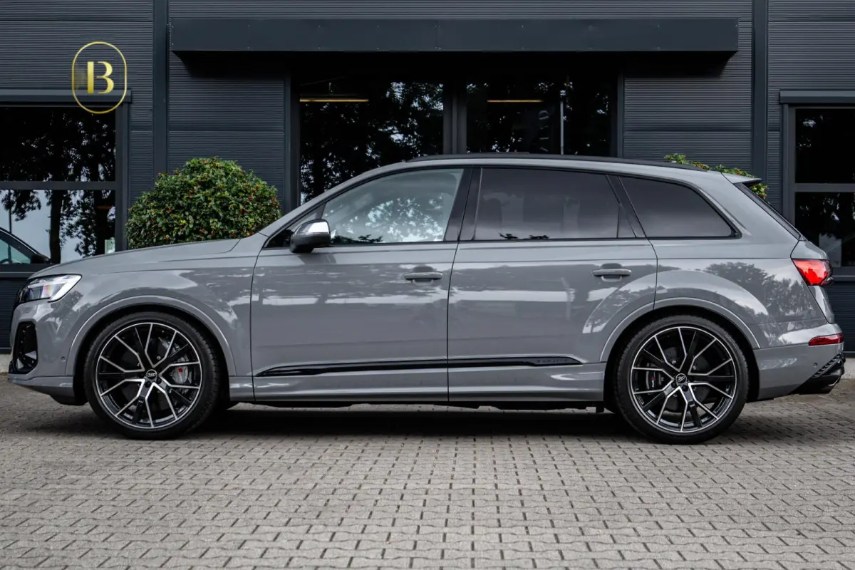 SQ7 4.0 TFSI 507pk 7p Nardo Grey, Keramisch, B&O Advanced, Full-options