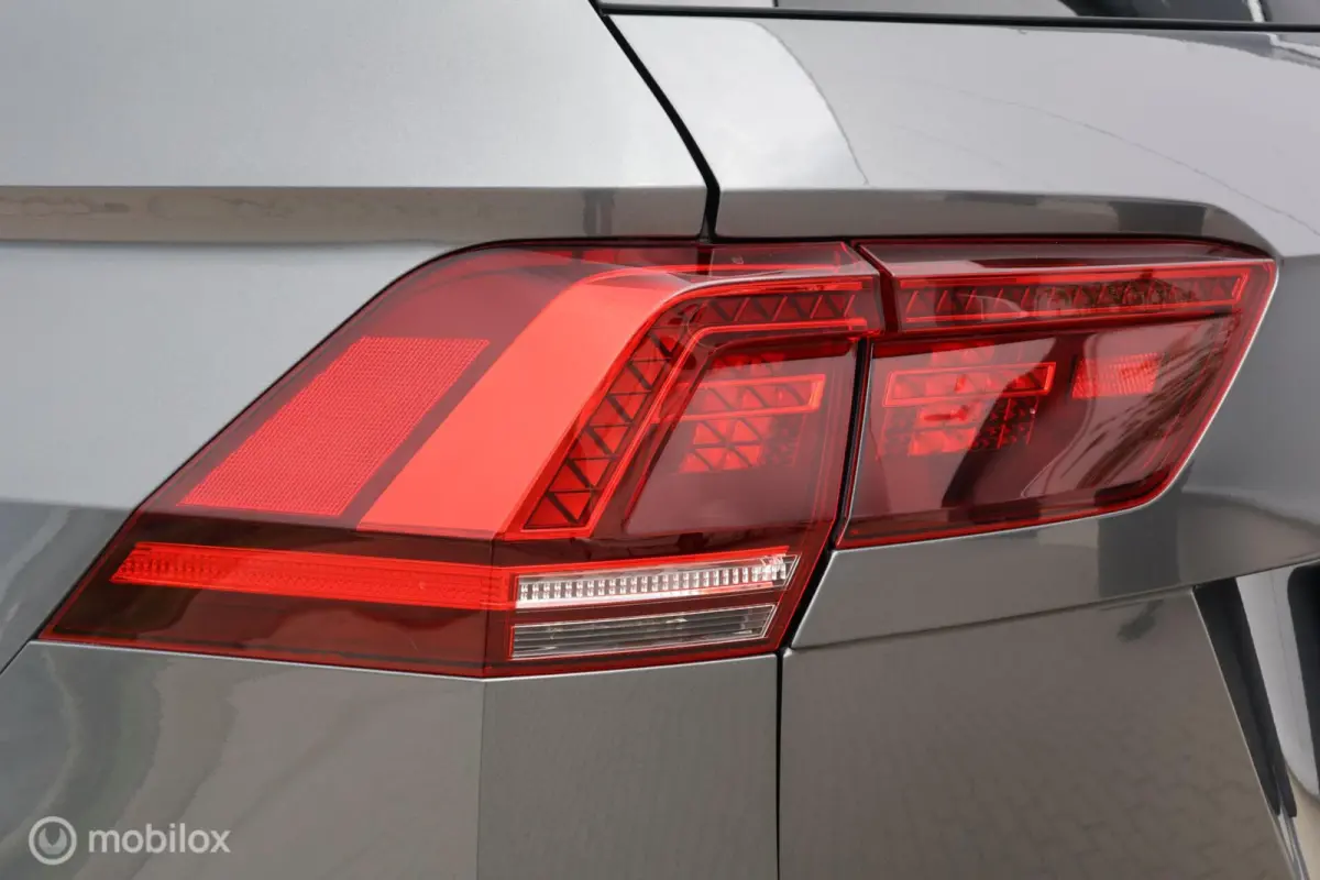 1.4 TSI R-Line | Pano | Leer |Trekhaak I Camera | HUD