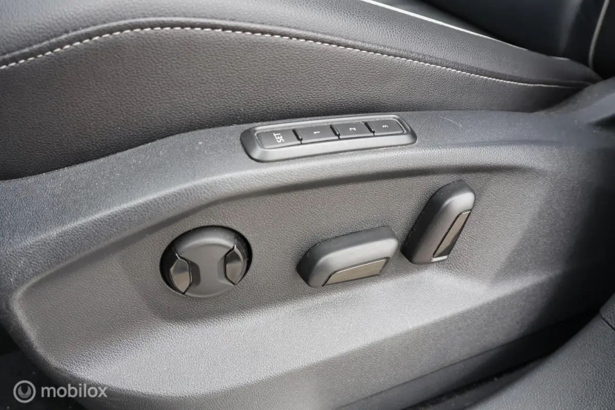 1.4 TSI R-Line | Pano | Leer |Trekhaak I Camera | HUD