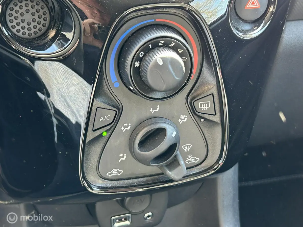 1.0 e-VTi Style Airco / LED / Privacy glass / Carplay / 53.319 km!!