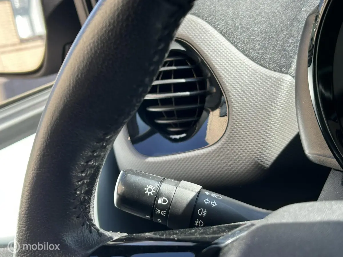 1.0 e-VTi Style Airco / LED / Privacy glass / Carplay / 53.319 km!!