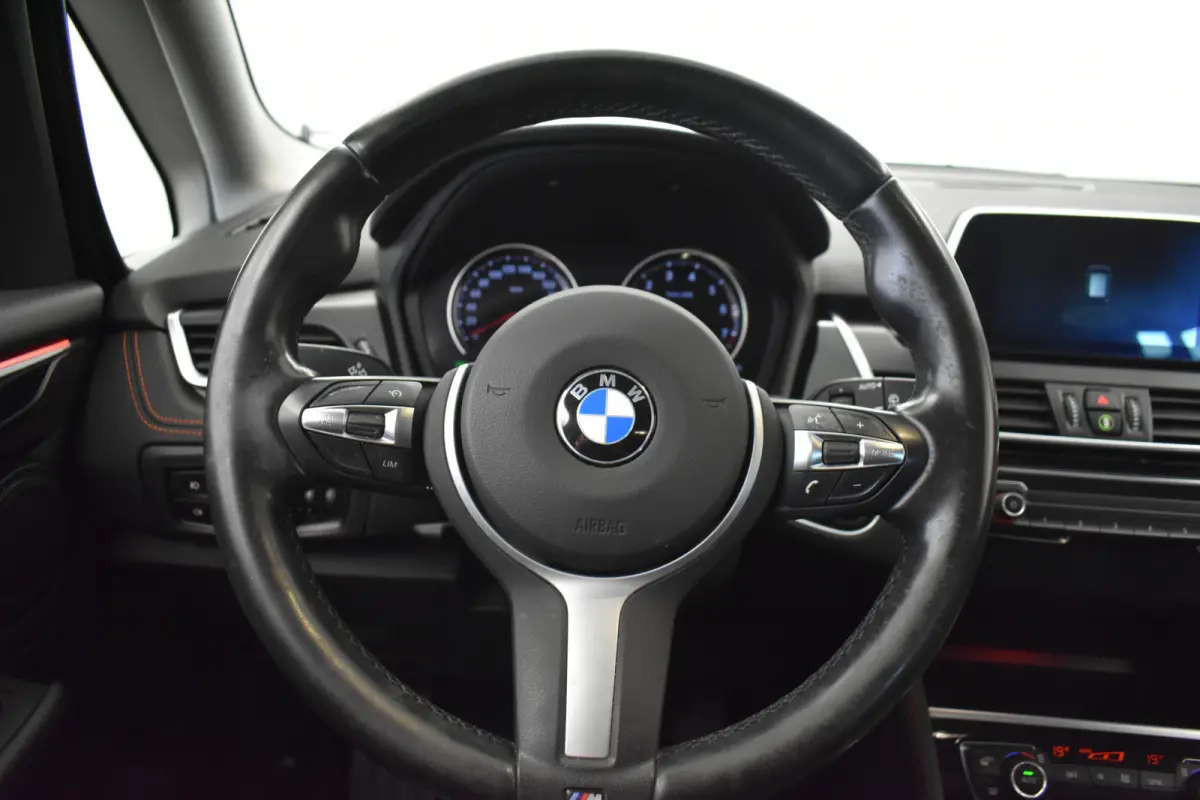 220 7P M-Sport 192 PK Paremoer lak Trekhaak Executive