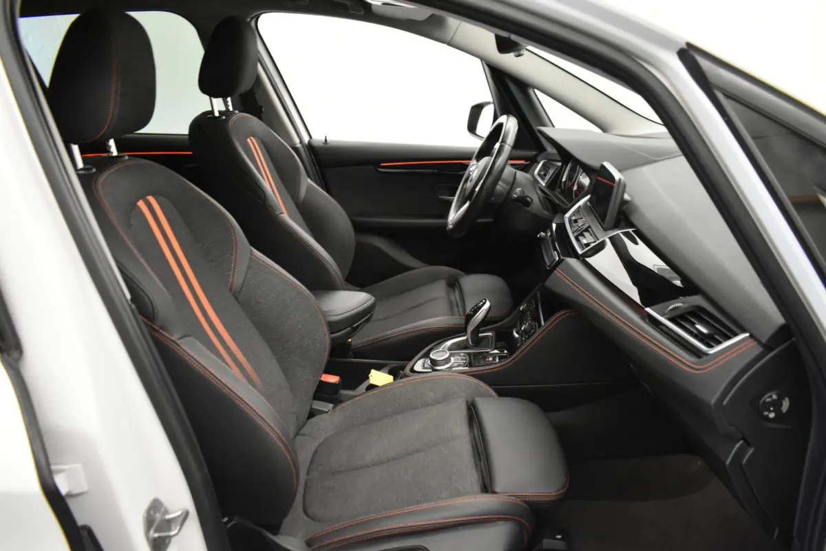 220 7P M-Sport 192 PK Paremoer lak Trekhaak Executive
