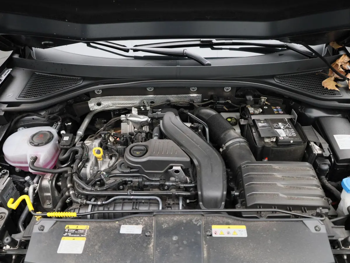 1.5 TSI R-Line Edition | Automaat | Navigatie | Draadloze Apple Carplay | Adaptieve cruise control | Travel Assist | Parkeersensoren | Achteruitrij Camera | Climate control | Stoelverwarming