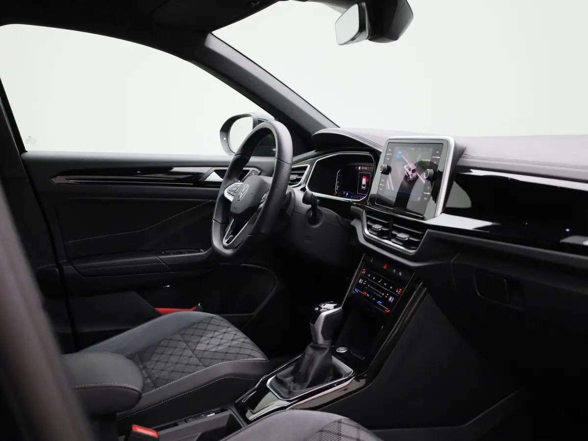 1.5 TSI R-Line Edition | Automaat | Navigatie | Draadloze Apple Carplay | Adaptieve cruise control | Travel Assist | Parkeersensoren | Achteruitrij Camera | Climate control | Stoelverwarming