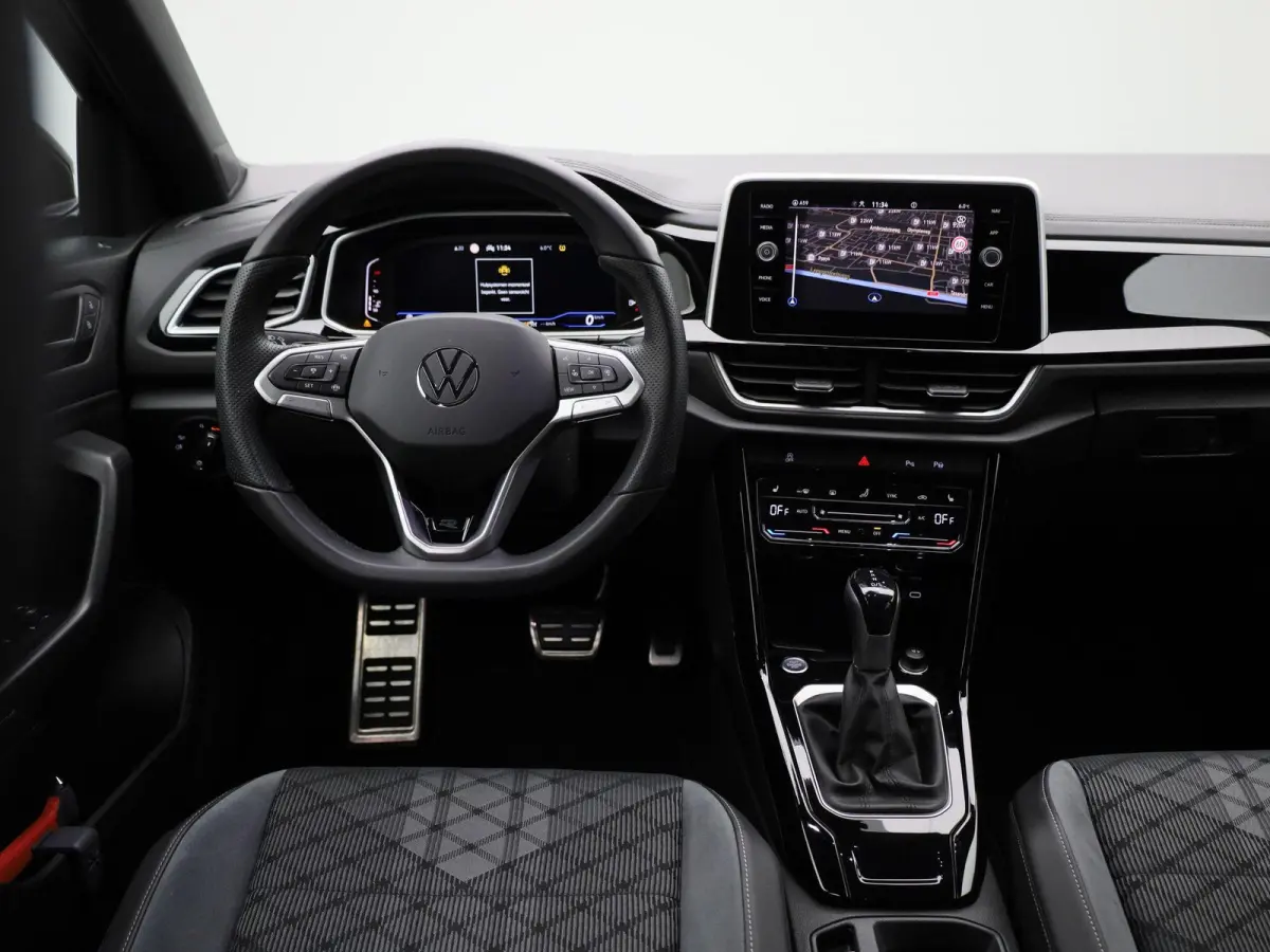 1.5 TSI R-Line Edition | Automaat | Navigatie | Draadloze Apple Carplay | Adaptieve cruise control | Travel Assist | Parkeersensoren | Achteruitrij Camera | Climate control | Stoelverwarming