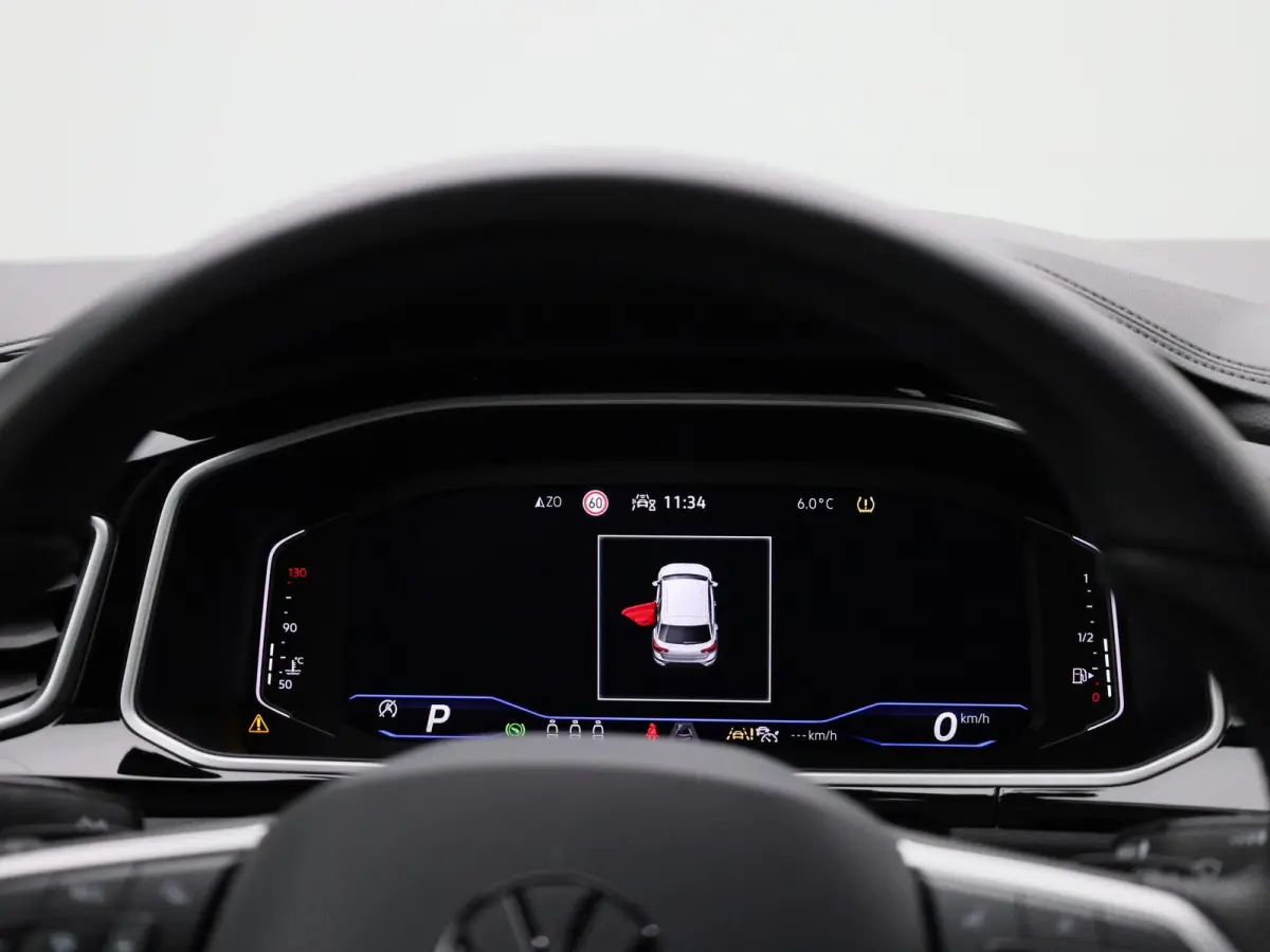 1.5 TSI R-Line Edition | Automaat | Navigatie | Draadloze Apple Carplay | Adaptieve cruise control | Travel Assist | Parkeersensoren | Achteruitrij Camera | Climate control | Stoelverwarming