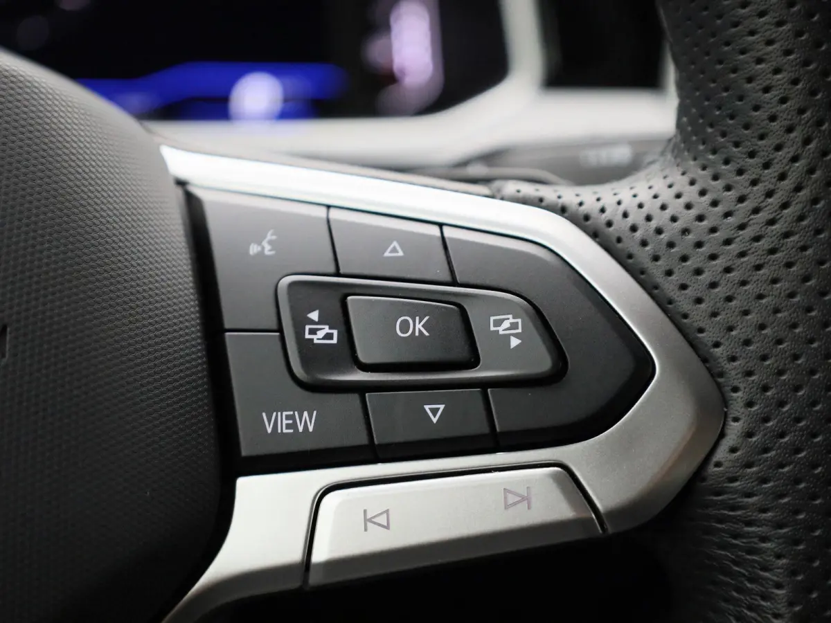 1.5 TSI R-Line Edition | Automaat | Navigatie | Draadloze Apple Carplay | Adaptieve cruise control | Travel Assist | Parkeersensoren | Achteruitrij Camera | Climate control | Stoelverwarming