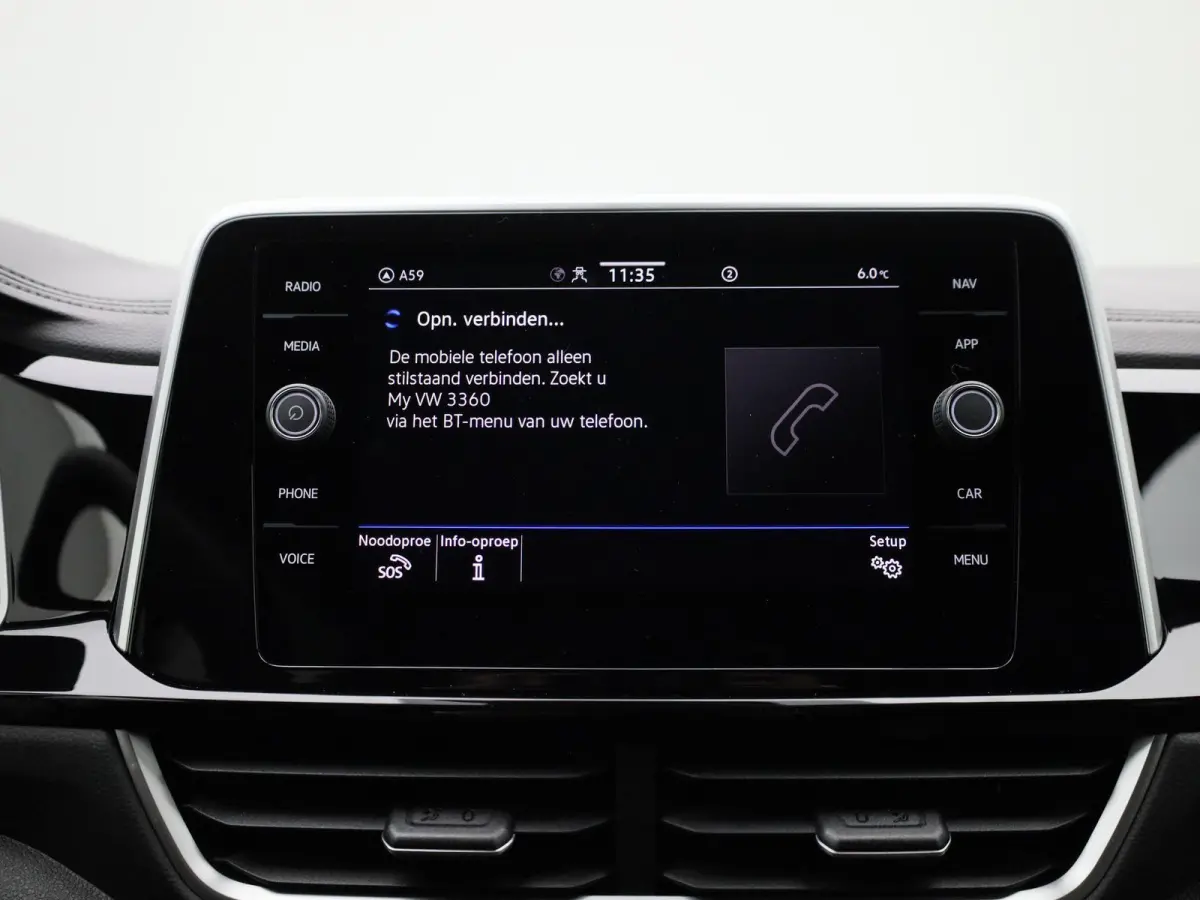 1.5 TSI R-Line Edition | Automaat | Navigatie | Draadloze Apple Carplay | Adaptieve cruise control | Travel Assist | Parkeersensoren | Achteruitrij Camera | Climate control | Stoelverwarming