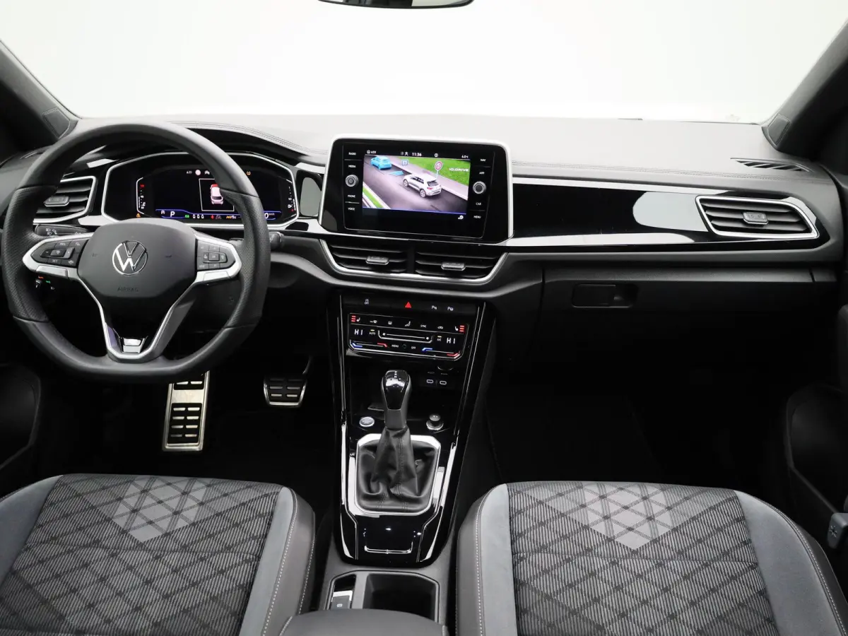 1.5 TSI R-Line Edition | Automaat | Navigatie | Draadloze Apple Carplay | Adaptieve cruise control | Travel Assist | Parkeersensoren | Achteruitrij Camera | Climate control | Stoelverwarming