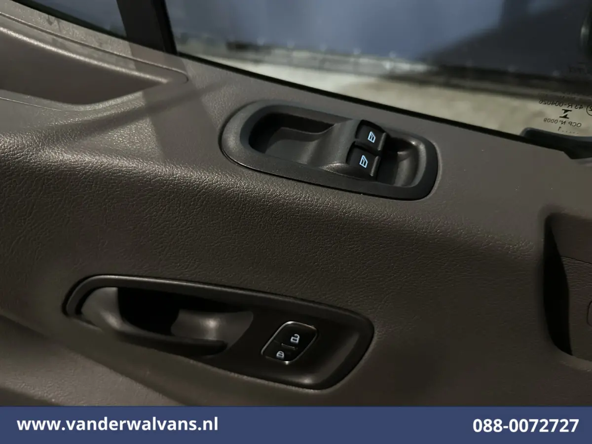 2.0 TDCI 131pk L3H2 Euro6 Airco | Camera | Navigatie | Apple Carplay | Stoelverwarming Cruisecontrol, Android auto, Verwarmde voorruit, Parkeersensoren, Bijrijdersbank, 2500kg trekvermogen