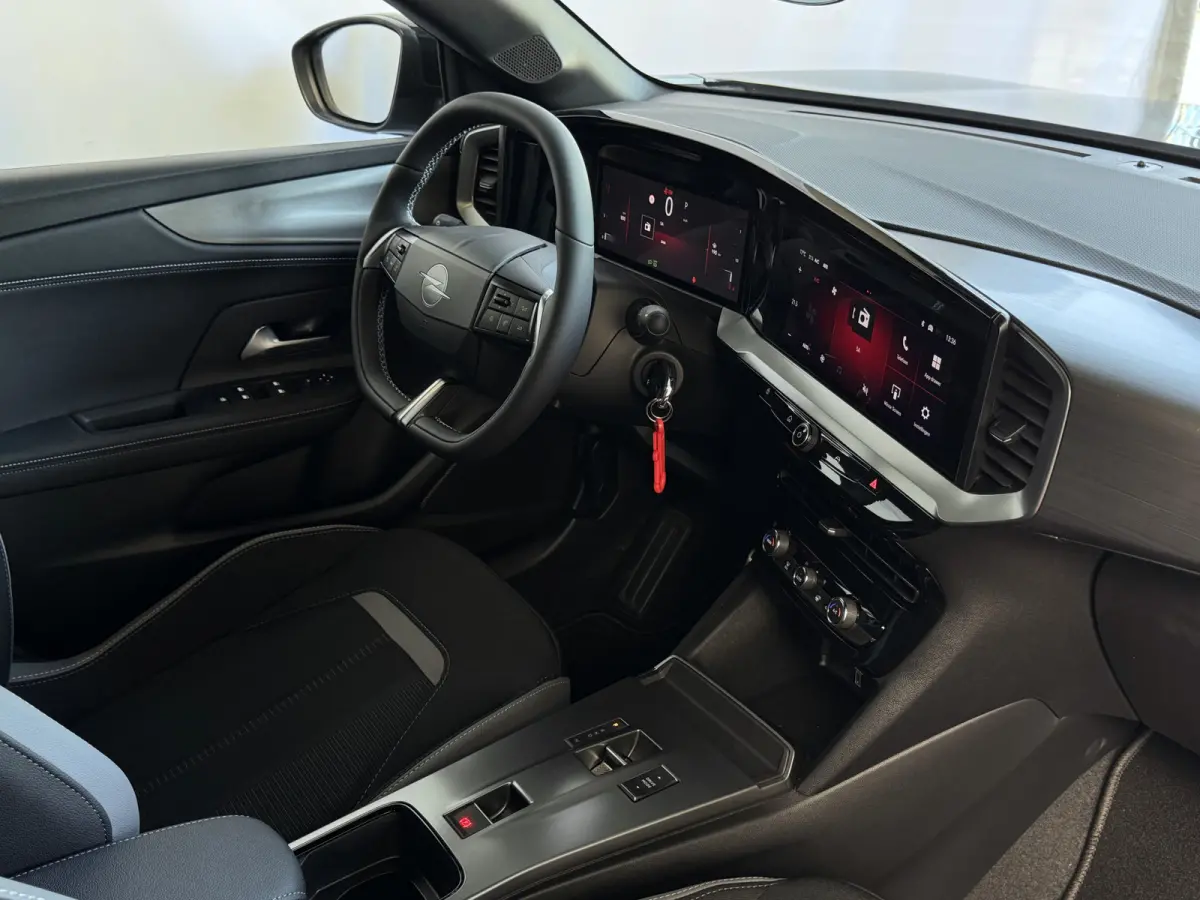 1.2 TURBO 130PK ✅ NW PRIJS € 39.717.-✅ GS LINE / BLACK PACK 360.CAM CARPLAY STOEL/STUUR VERW CAMERA ✅ Top Auto's Wijchen , al 30 Jaar Opel , Verkoop van Benzine / Hybrid  / PHEV ✅