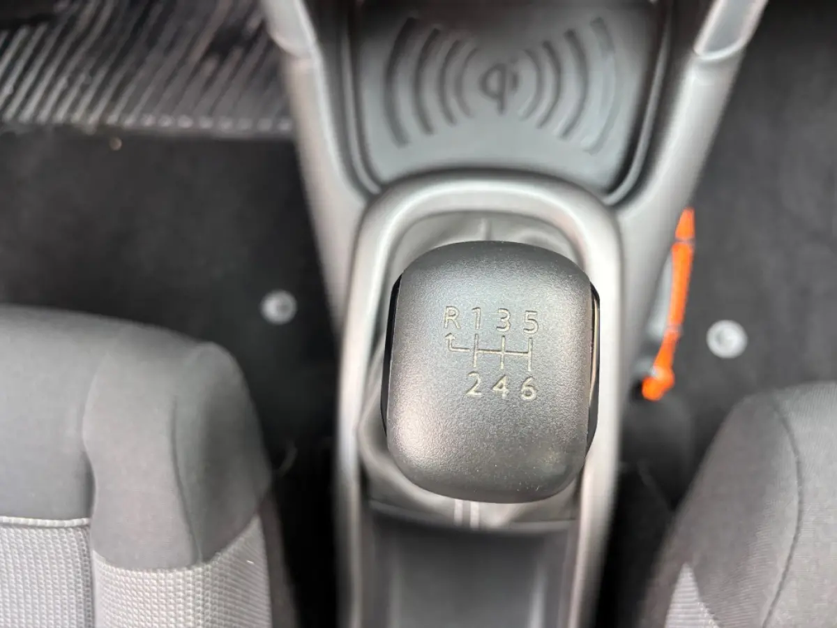 1.2 PT S&S SHINE 110 PK CARPLAY AIRCO/ECC NAVI PDC,