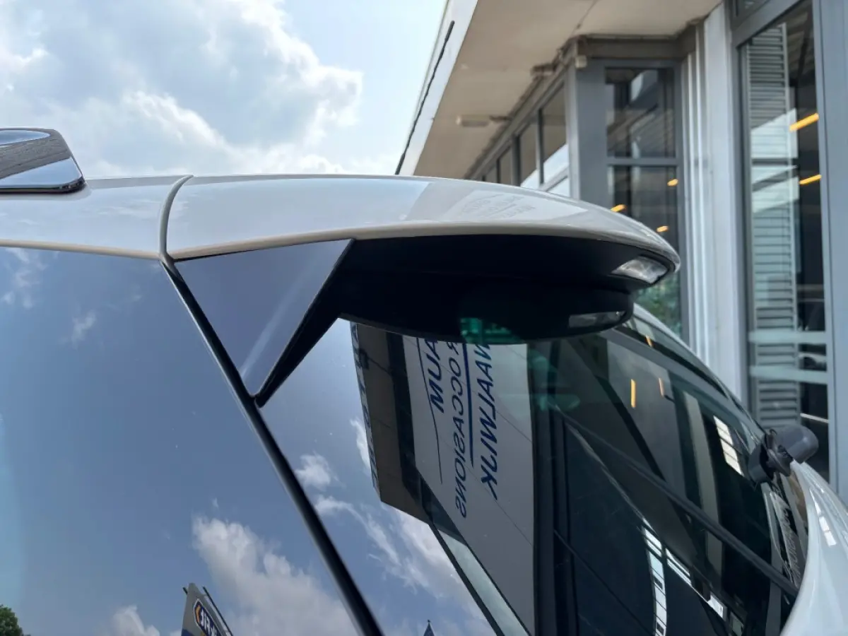 1.2 PT S&S SHINE 110 PK CARPLAY AIRCO/ECC NAVI PDC,