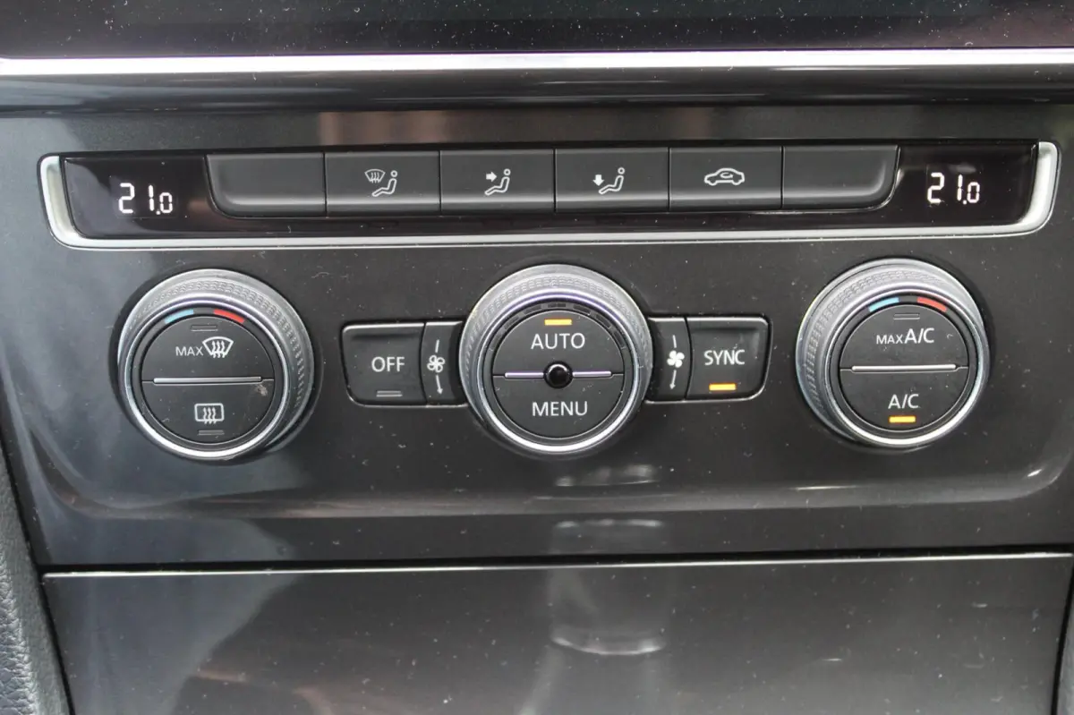 1.0 TSI Comfortline 116PK | Navigatie | Parkeersensoren | Lichtmetalen velgen | Climate Control