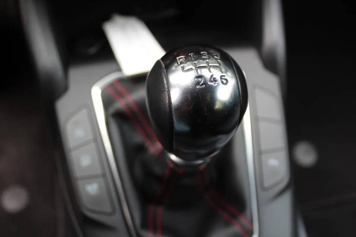 1.5 EcoBoost ST Line Business 182PK | Stoel/stuurverwarming | Bang&Olufsen | Keyless Entry/Start | Navigatie
