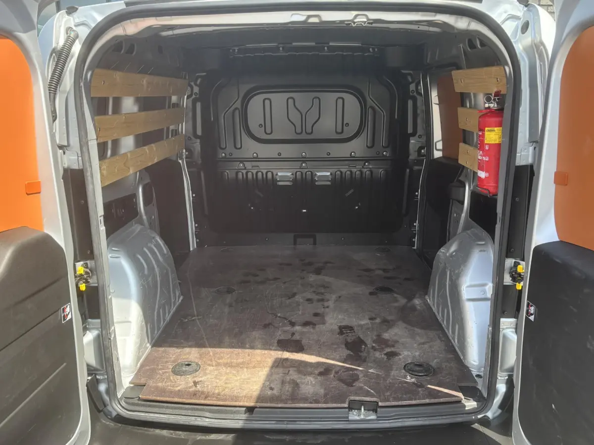 1.3 MJ L1H1 SX*AIRCO*NAVI*CRUISE*PDC*BLUETOOTH*