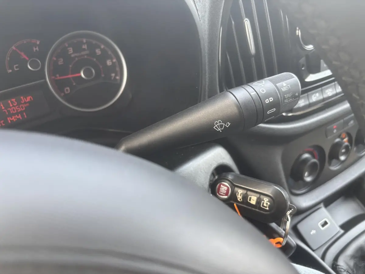 1.3 MJ L1H1 SX*AIRCO*NAVI*CRUISE*PDC*BLUETOOTH*