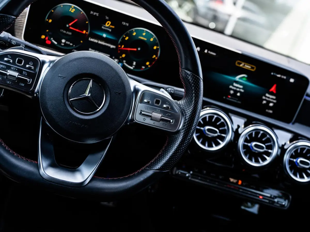 A200 AMG|PANO|BURMESTER|CAMERA|18'|CARPLAY