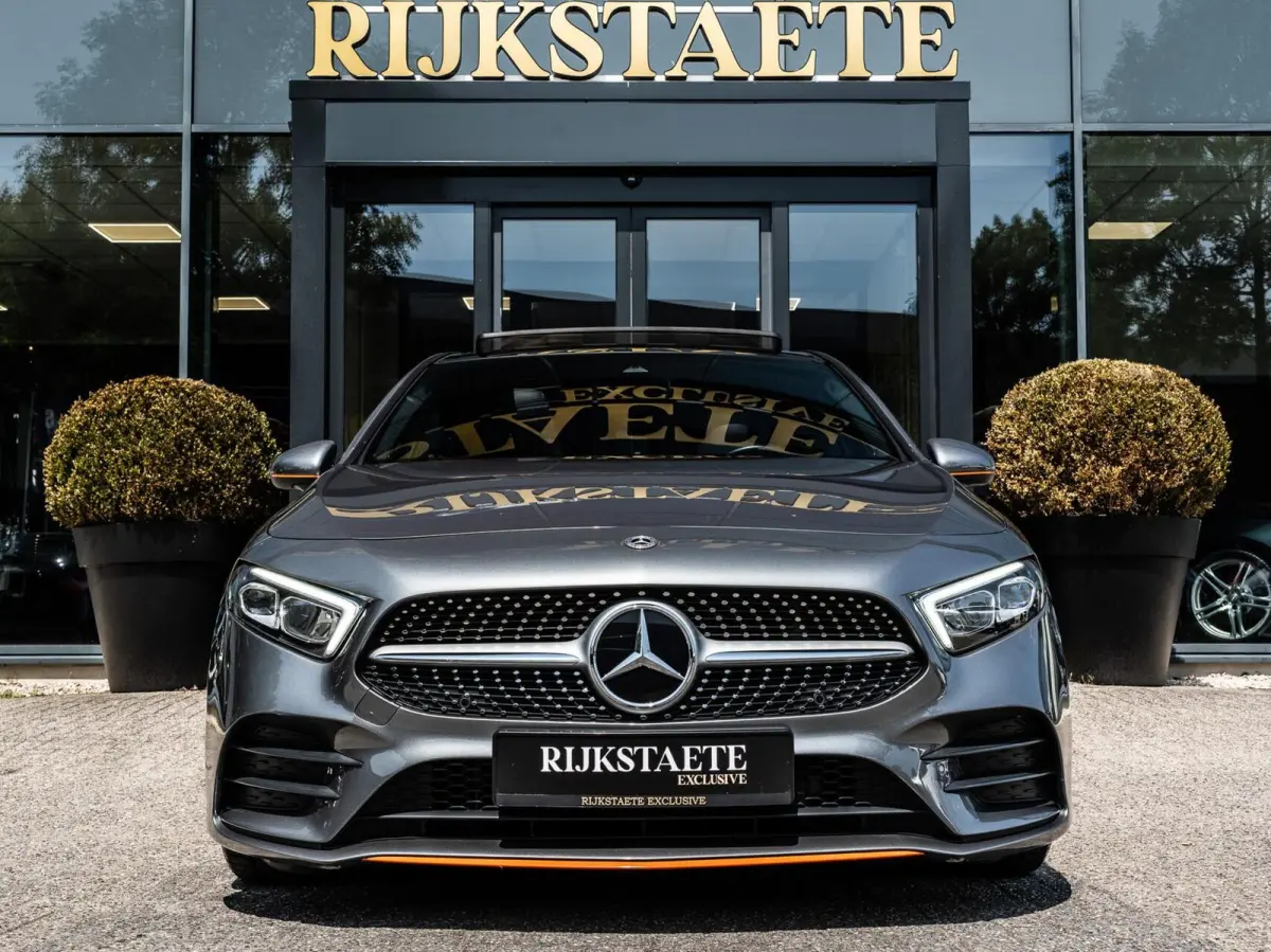 A200 AMG|PANO|BURMESTER|CAMERA|18'|CARPLAY