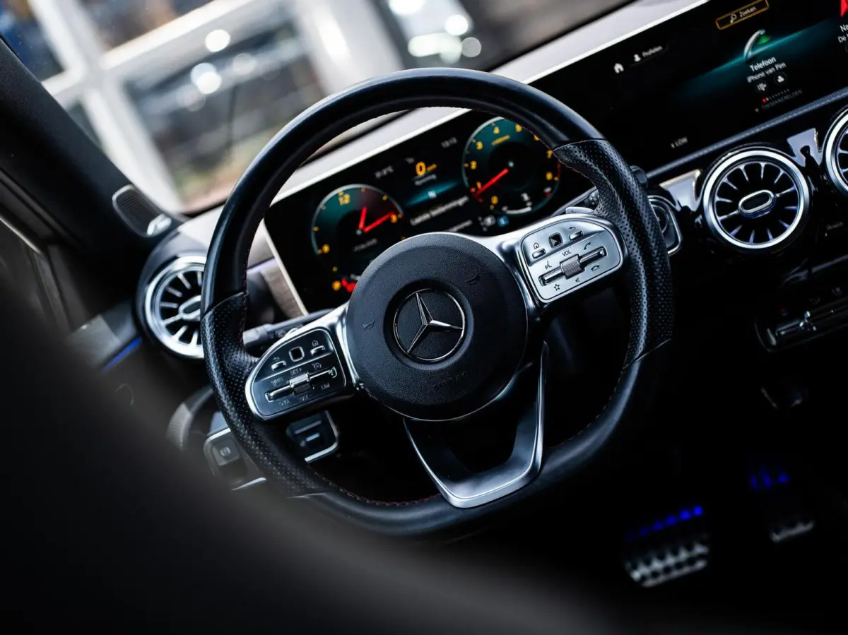 A200 AMG|PANO|BURMESTER|CAMERA|18'|CARPLAY
