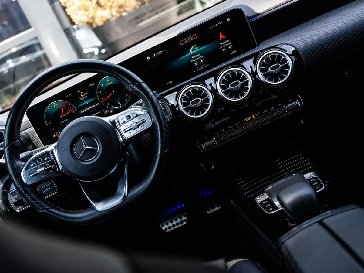 A200 AMG|PANO|BURMESTER|CAMERA|18'|CARPLAY