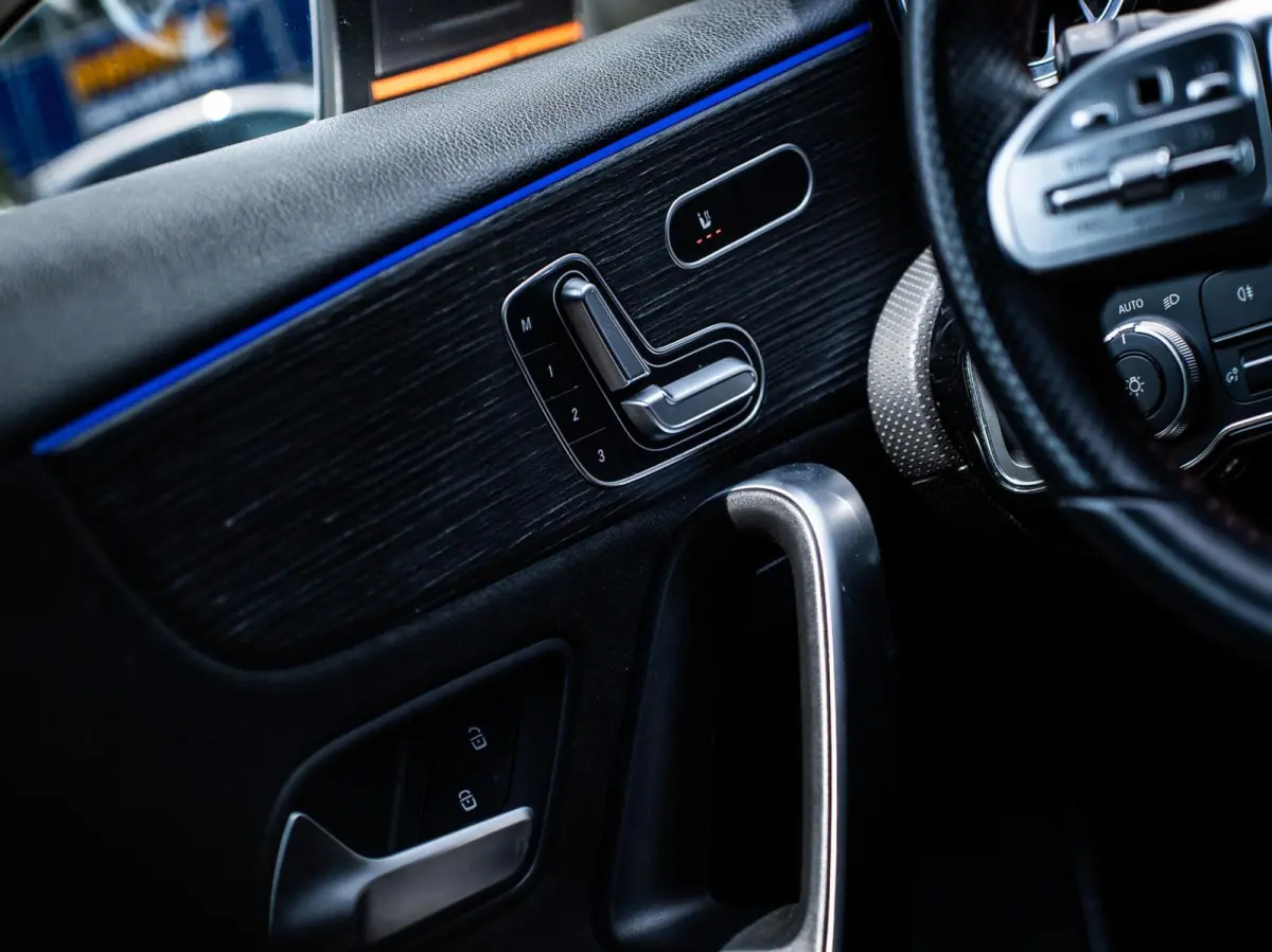 A200 AMG|PANO|BURMESTER|CAMERA|18'|CARPLAY