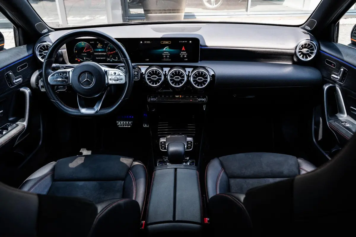 A200 AMG|PANO|BURMESTER|CAMERA|18'|CARPLAY
