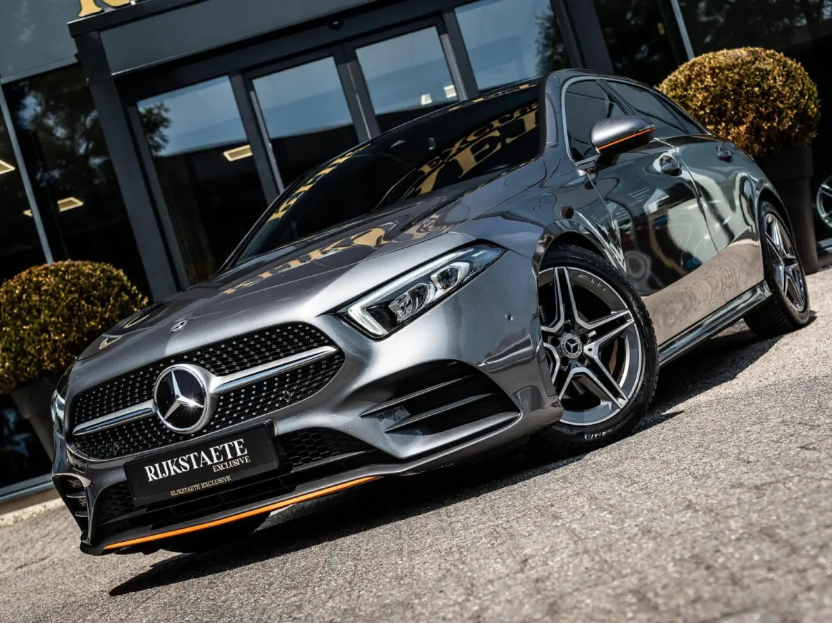 A200 AMG|PANO|BURMESTER|CAMERA|18'|CARPLAY