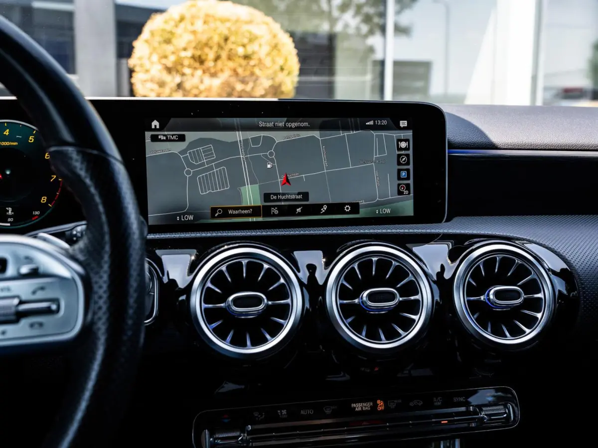 A200 AMG|PANO|BURMESTER|CAMERA|18'|CARPLAY