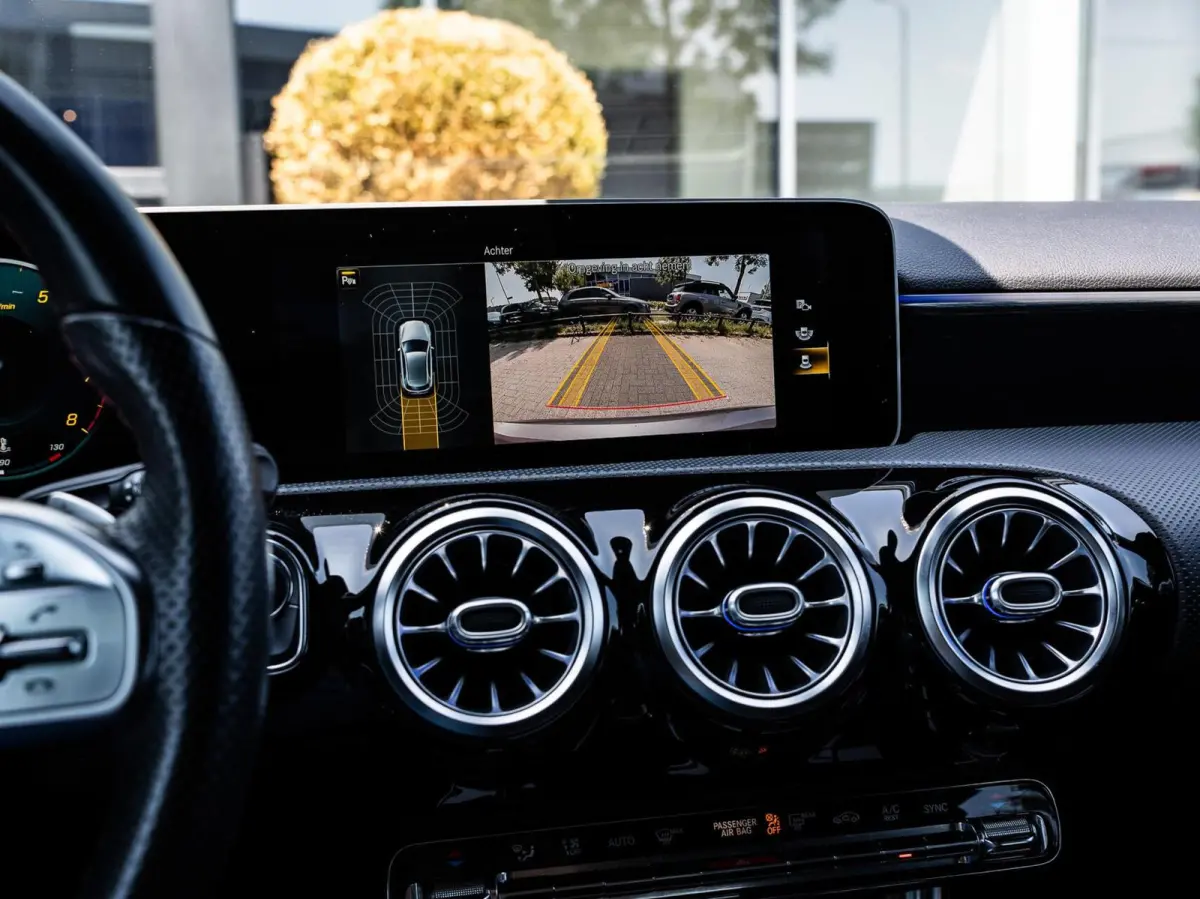 A200 AMG|PANO|BURMESTER|CAMERA|18'|CARPLAY