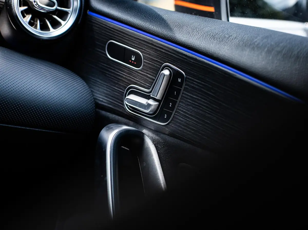 A200 AMG|PANO|BURMESTER|CAMERA|18'|CARPLAY