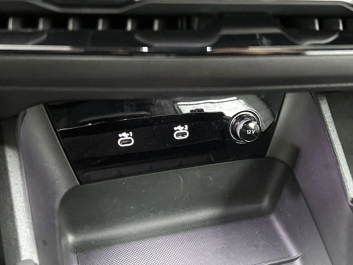 S edition 83 kWh 286 PK l Park assist plus l Luchtvering l Adaptieve rij-assistent plus l Optiekpakket Zwart l 360 camera l Tech Pro pakket l Sportstoel leder zwart l Privacy glas l Elektr. 