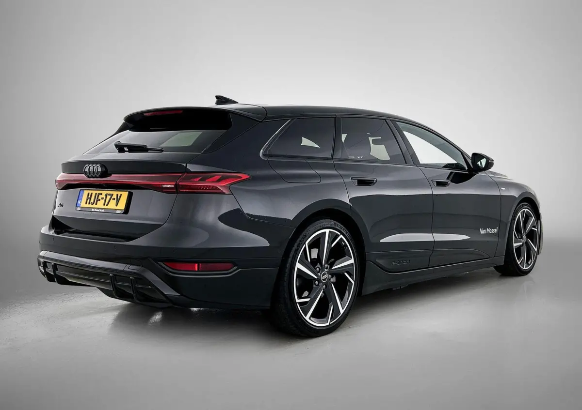 S edition 83 kWh 286 PK l Park assist plus l Luchtvering l Adaptieve rij-assistent plus l Optiekpakket Zwart l 360 camera l Tech Pro pakket l Sportstoel leder zwart l Privacy glas l Elektr. 