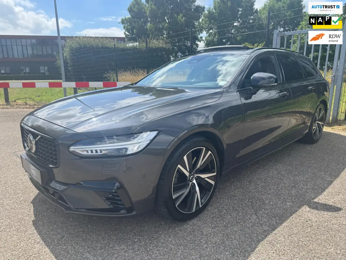 2.0 T6 AWD Recharge R-Design Facelift Panodak 1eig Full LED Trekhaak