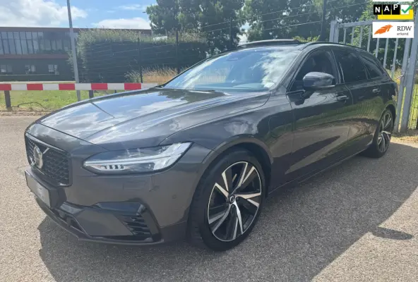 2.0 T6 AWD Recharge R-Design Facelift Panodak 1eig Full LED Trekhaak