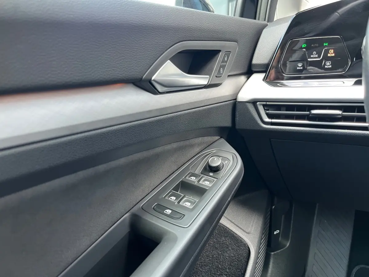 1.5 eTSI Life Business NL.Auto/Automaat/Massage-Stoelen/Full Led/Stoelverwarming/1Ste Eigenaar