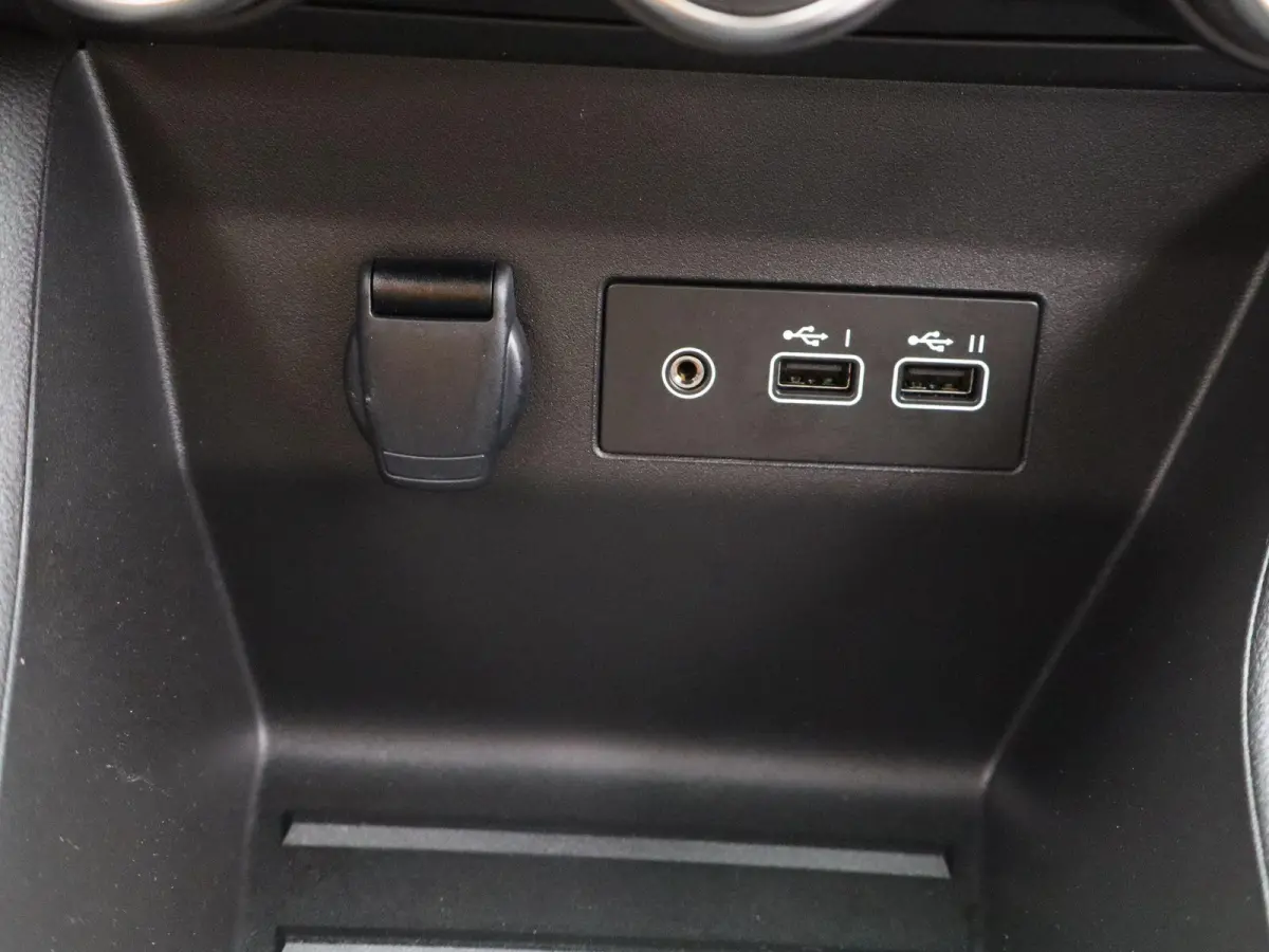 evolution TCe 90 | CarPlay | Parkeersensoren | Airco | 2025