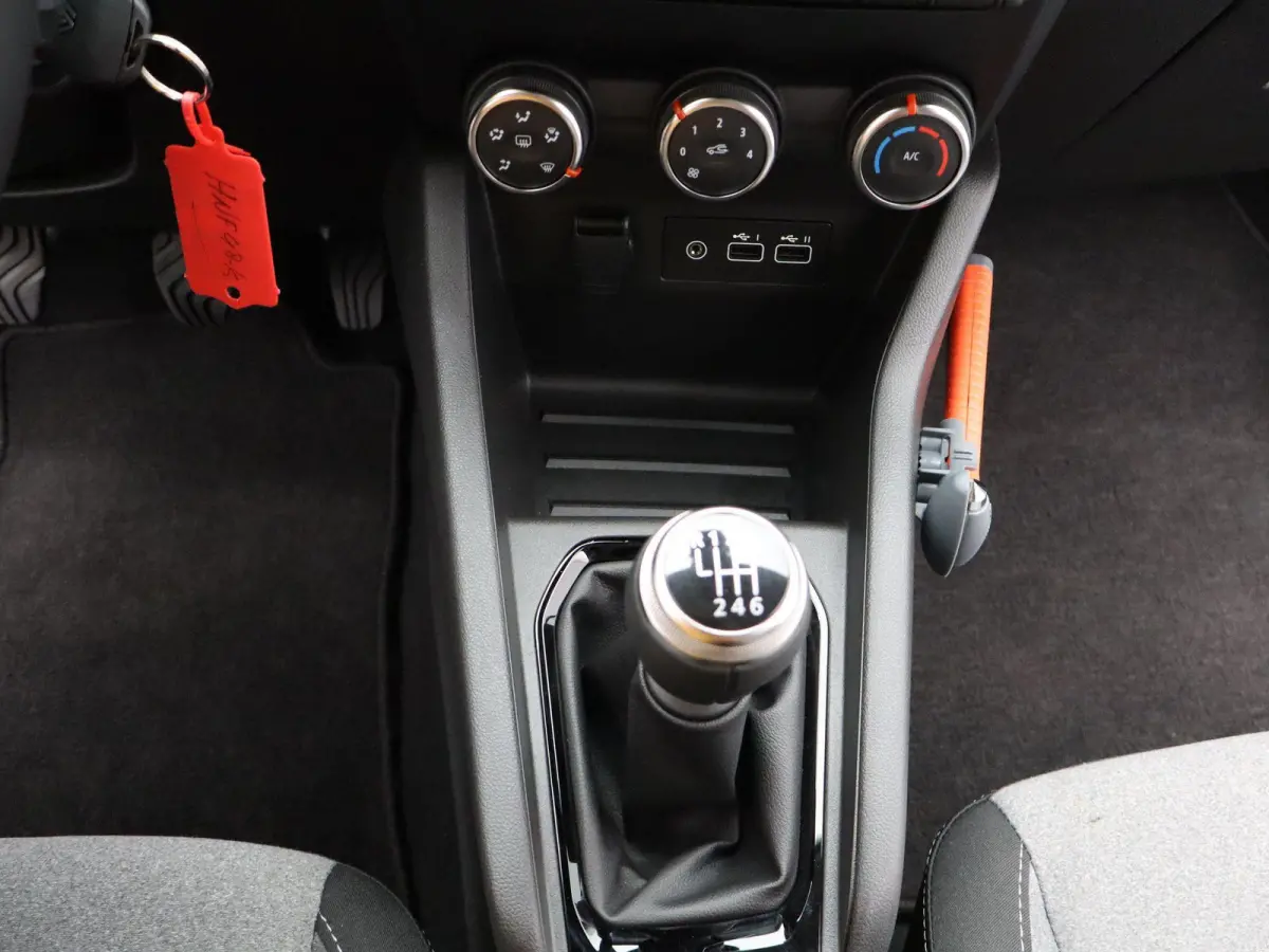 evolution TCe 90 | CarPlay | Parkeersensoren | Airco | 2025