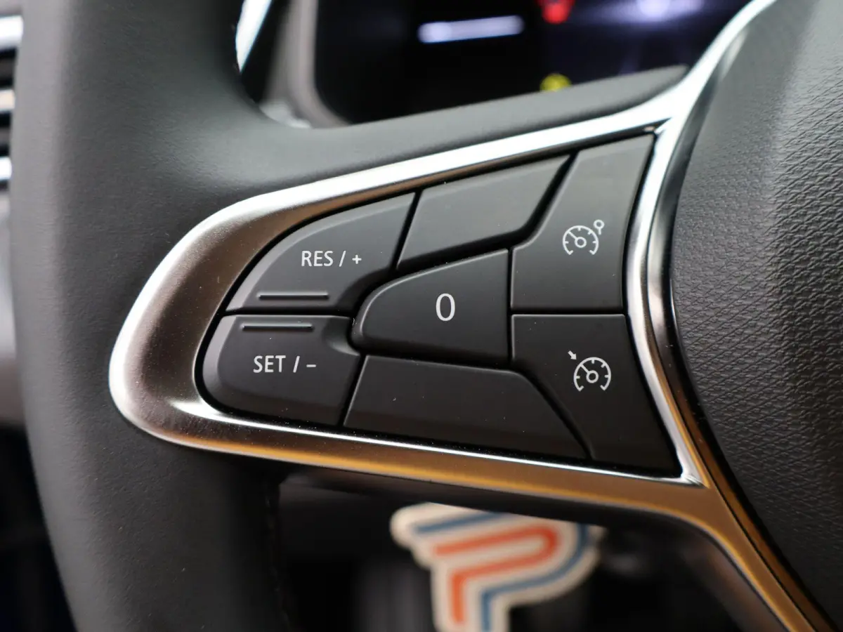 evolution TCe 90 | CarPlay | Parkeersensoren | Airco | 2025