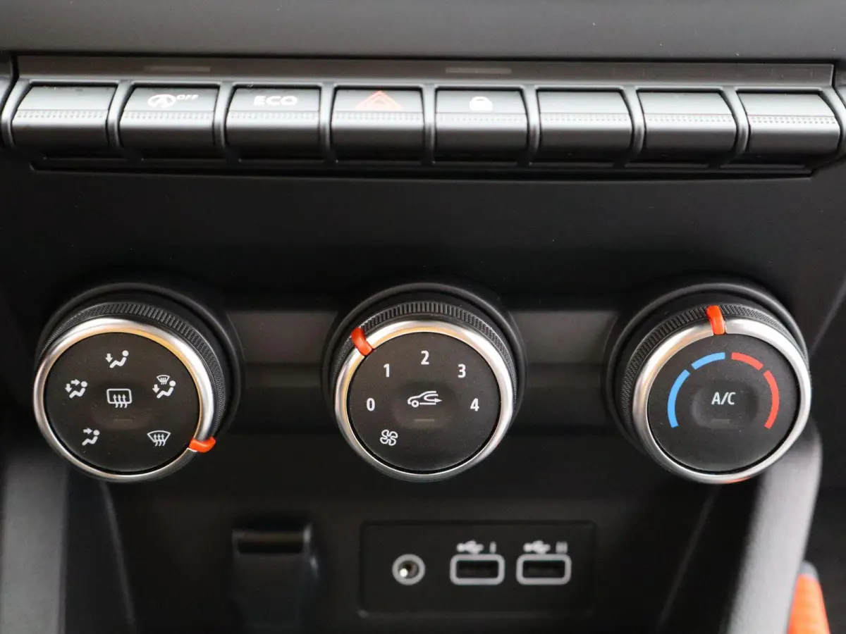 evolution TCe 90 | CarPlay | Parkeersensoren | Airco | 2025